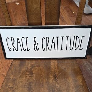 Black and White Wall Decor Sign Metal GRACE & GRATITUDE farmhouse